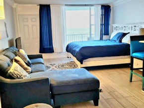 Direct Oceanfront With Balcony